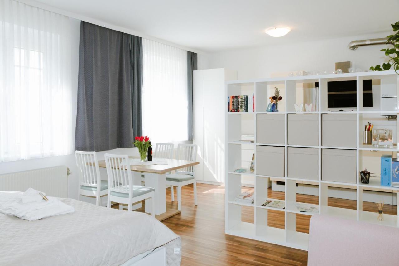 Ferienwohnung In Der Fussgaengerzone Gartenblick - Studio Apartment Айзенштадт Екстер'єр фото