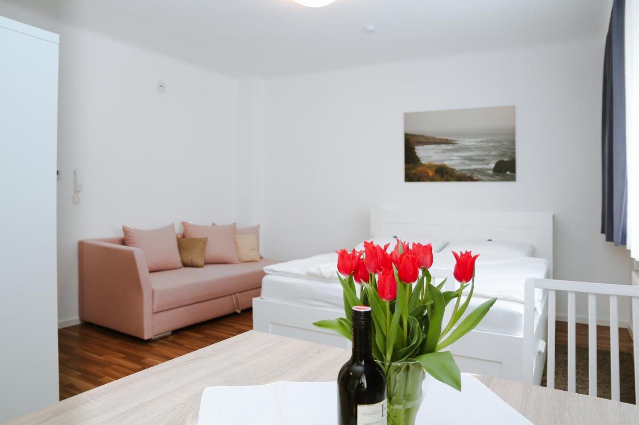 Ferienwohnung In Der Fussgaengerzone Gartenblick - Studio Apartment Айзенштадт Екстер'єр фото